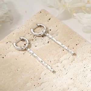 NWT! 18K White Gold Plated Dangle Earrings w 925 Sterling Silver Hardware